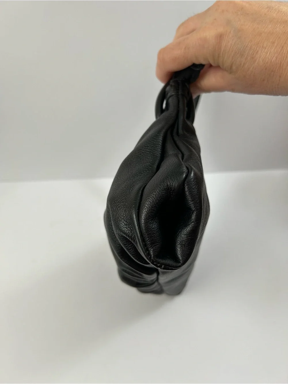 TOMBOY WiZ - Black Leather Shoulder Bag